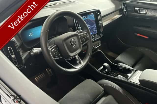 Volvo XC40 (2022) thumbnail 6
