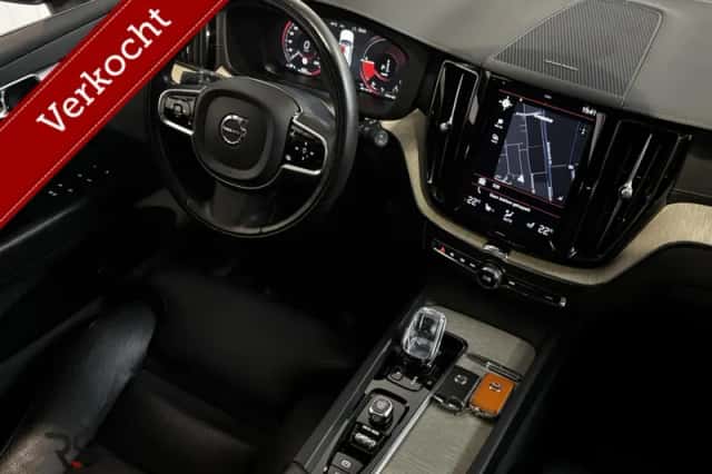 Volvo XC60 (2021) thumbnail 5