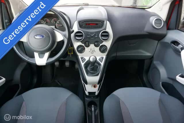 Ford Ka (2011) thumbnail 4