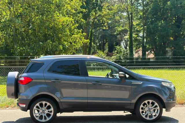 Ford EcoSport (2015) thumbnail 2