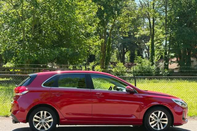 Hyundai i30 (2017) thumbnail 2