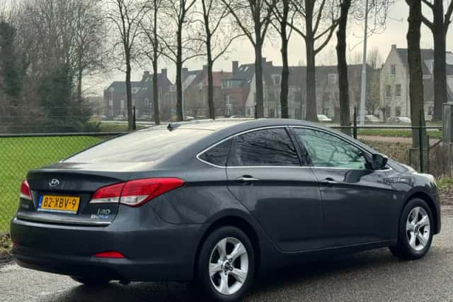 Hyundai i40 (2012) thumbnail 3