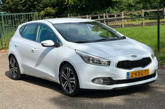 Kia Cee'd (2013) thumbnail 1
