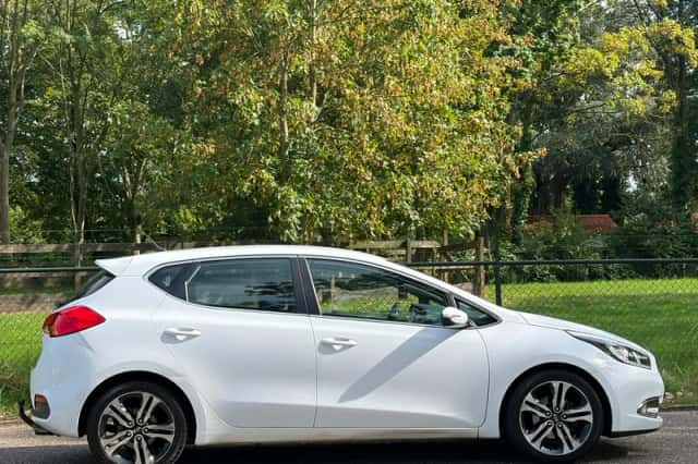 Kia Cee'd (2013) thumbnail 2