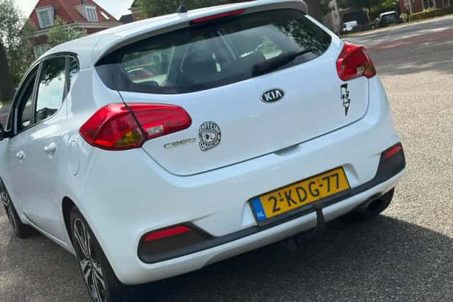 Kia Cee'd (2013) thumbnail 4