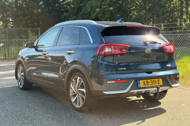 Kia Niro (2016) thumbnail 5