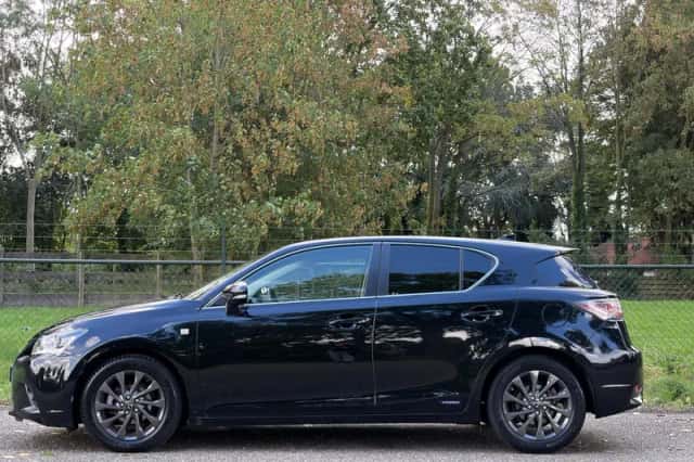 Lexus CT (2015) thumbnail 4