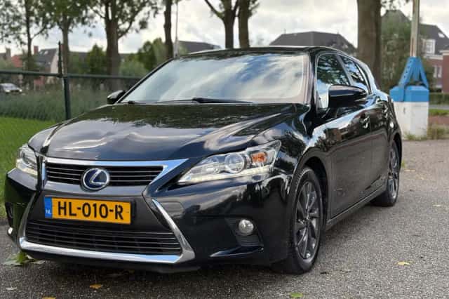 Lexus CT (2015) thumbnail 5