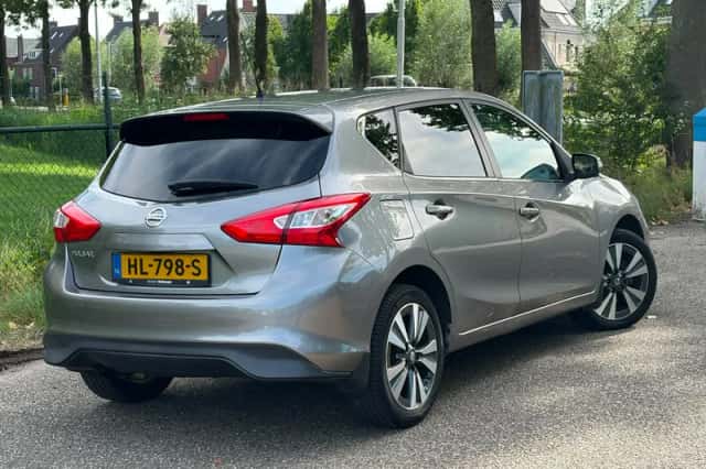Nissan Pulsar (2015) thumbnail 3