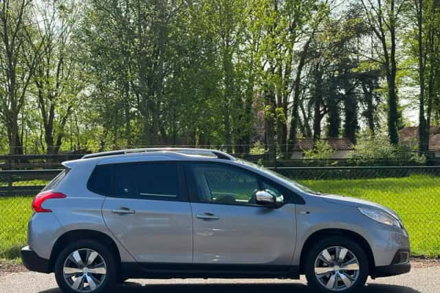 Peugeot 2008 (2015) thumbnail 2