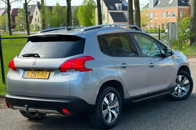 Peugeot 2008 (2015) thumbnail 3