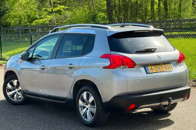 Peugeot 2008 (2015) thumbnail 5