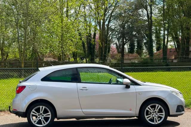SEAT Ibiza (2011) thumbnail 2