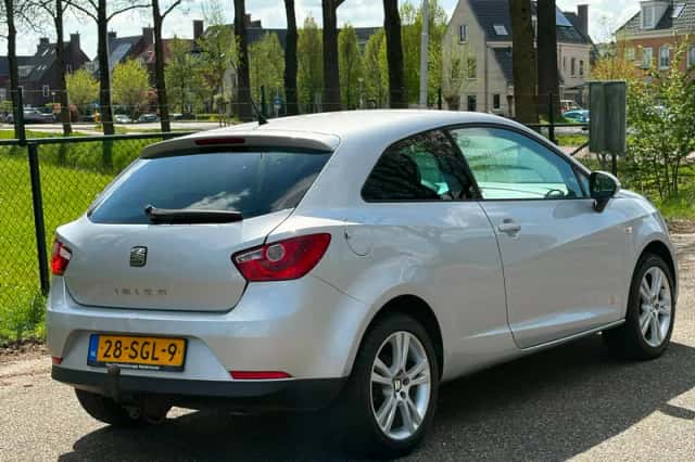 SEAT Ibiza (2011) thumbnail 3