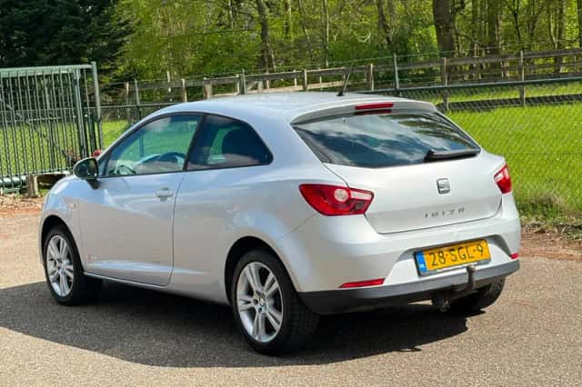 SEAT Ibiza (2011) thumbnail 5