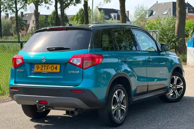Suzuki Vitara (2015) thumbnail 3