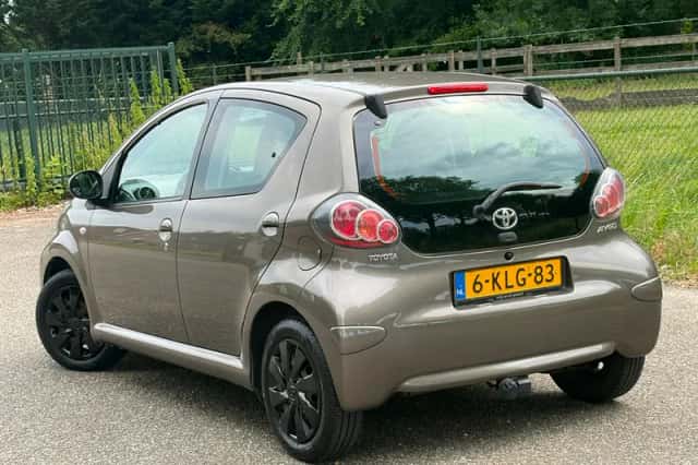 Toyota Aygo (2013) thumbnail 5