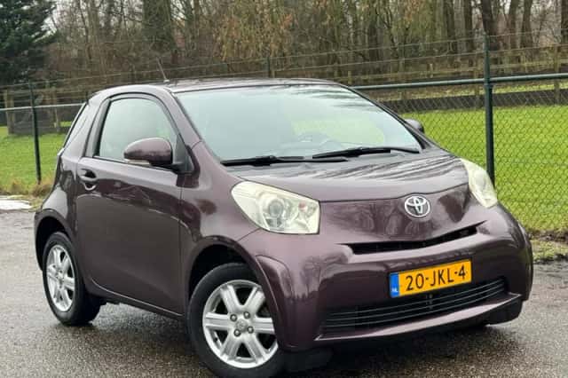 Toyota IQ (2009) thumbnail 1