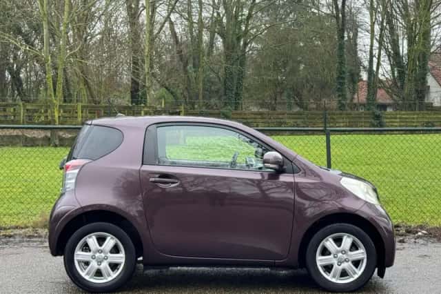 Toyota IQ (2009) thumbnail 2