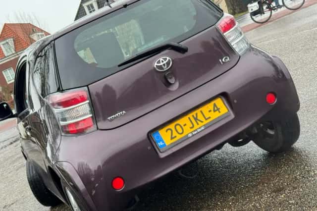 Toyota IQ (2009) thumbnail 4
