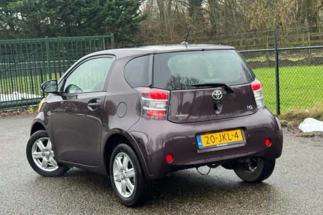 Toyota IQ (2009) thumbnail 5
