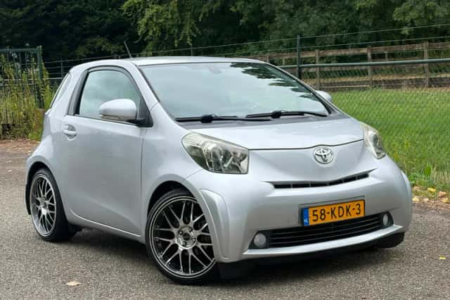 Toyota IQ (2009) thumbnail 1
