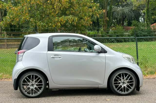 Toyota IQ (2009) thumbnail 2
