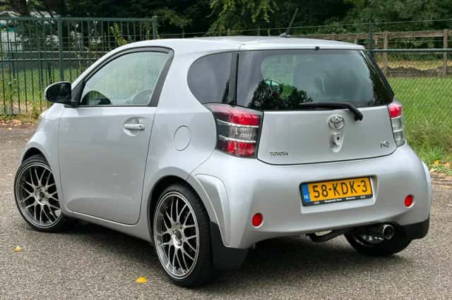 Toyota IQ (2009) thumbnail 5