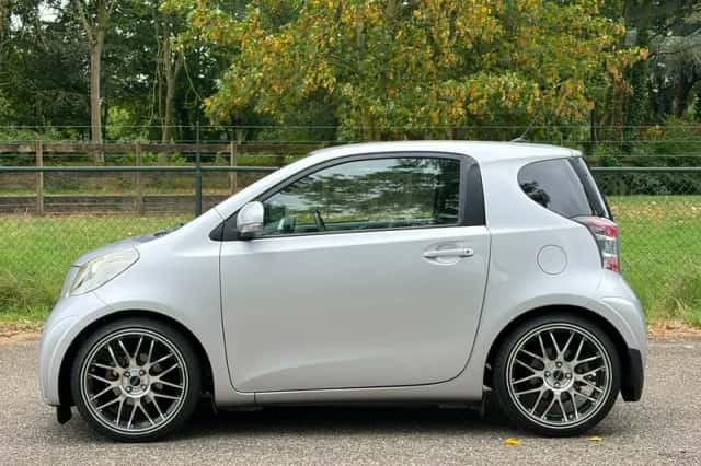 Toyota IQ (2009) thumbnail 6