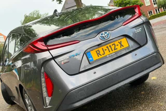 Toyota Prius (2017) thumbnail 4