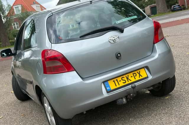 Toyota Yaris (2006) thumbnail 4