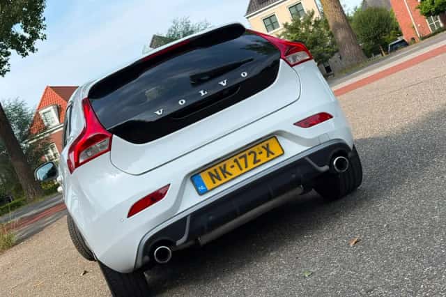 Volvo V40 (2017) thumbnail 4