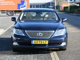 Lexus LS thumbnail 2