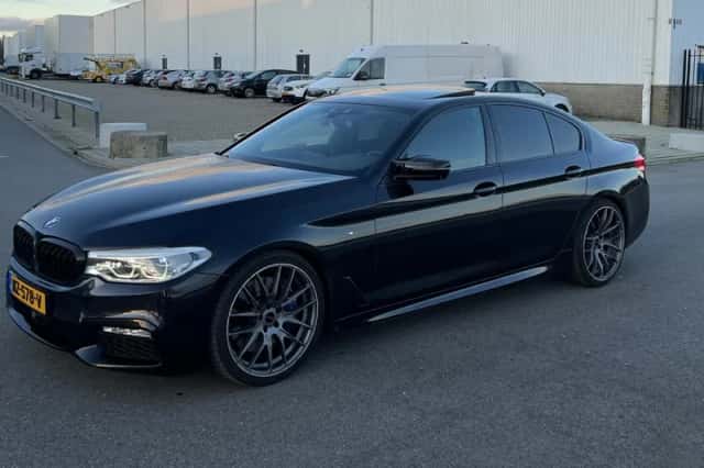BMW 5-Serie (2017) thumbnail 1