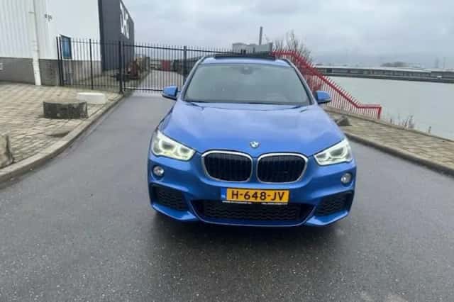 BMW X1 (2016) thumbnail 5