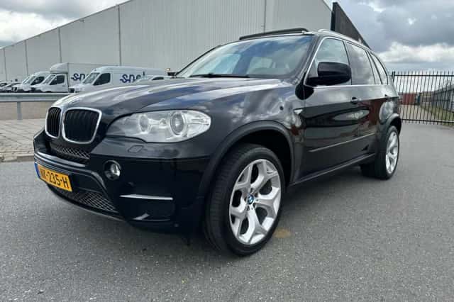 BMW X5 (2013) thumbnail 1