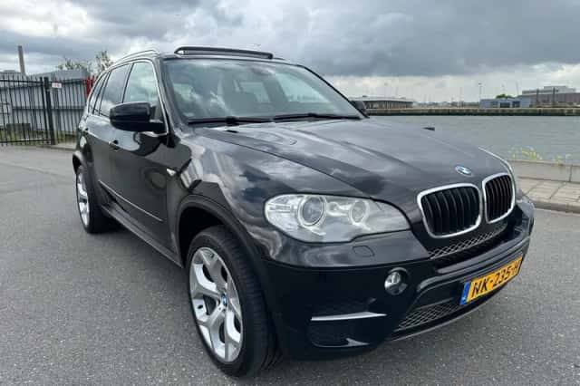 BMW X5 (2013) thumbnail 2