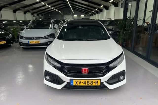 Honda Civic (2019) thumbnail 3
