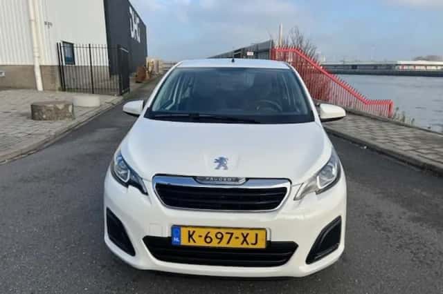Peugeot 108 (2021) thumbnail 3