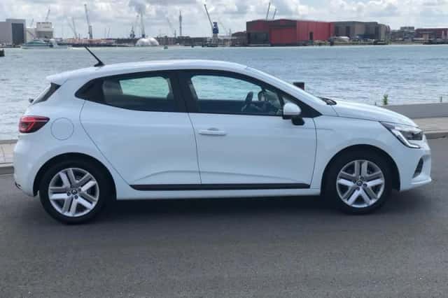 Renault Clio (2022) thumbnail 3
