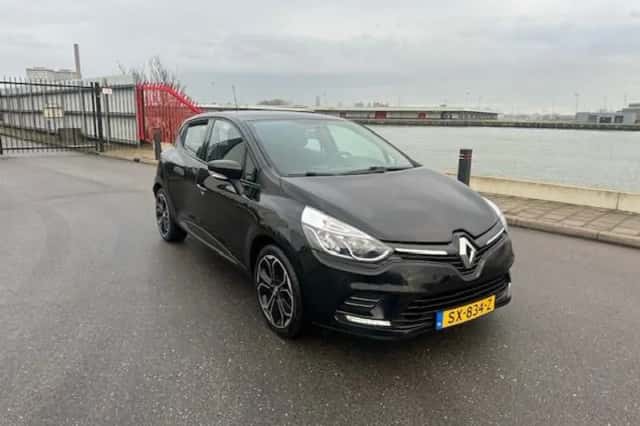 Renault Clio (2018) thumbnail 2