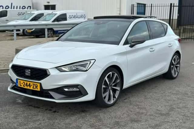 SEAT Leon (2021) thumbnail 1