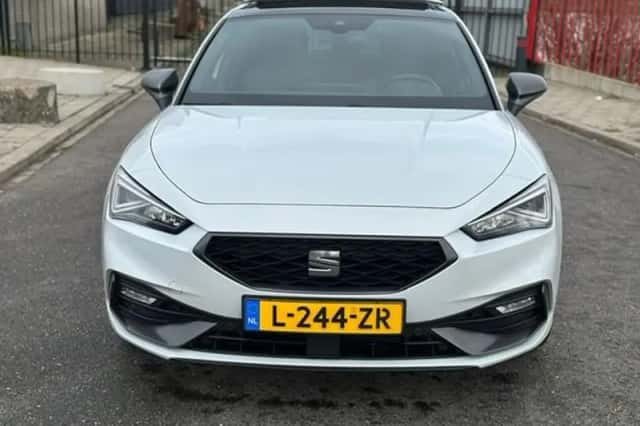 SEAT Leon (2021) thumbnail 3
