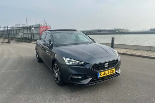 SEAT Leon (2021) thumbnail 2