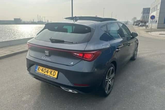SEAT Leon (2021) thumbnail 3