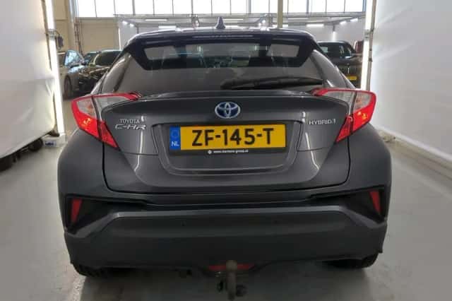Toyota C-HR (2019) thumbnail 4
