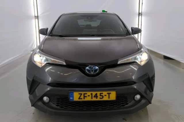 Toyota C-HR (2019) thumbnail 5