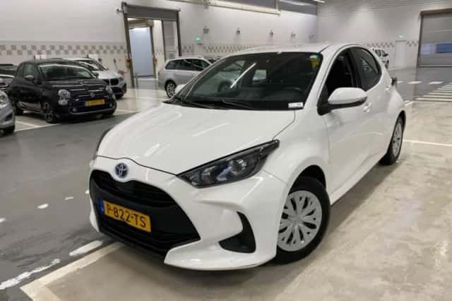 Toyota Yaris (2022) thumbnail 1
