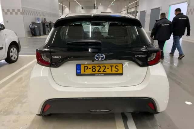 Toyota Yaris (2022) thumbnail 2