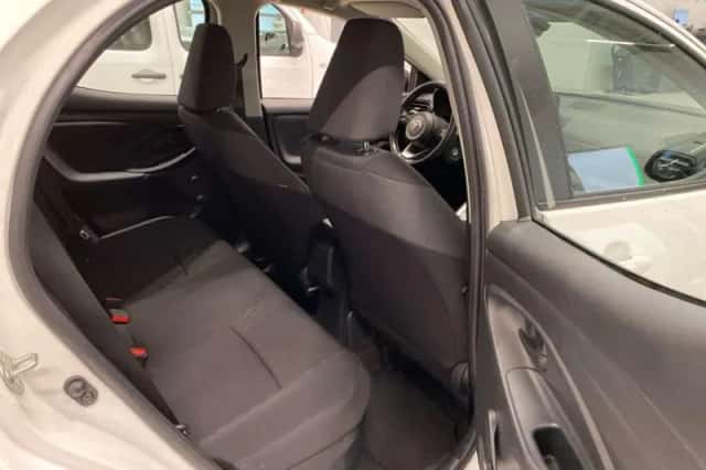 Toyota Yaris (2022) thumbnail 6